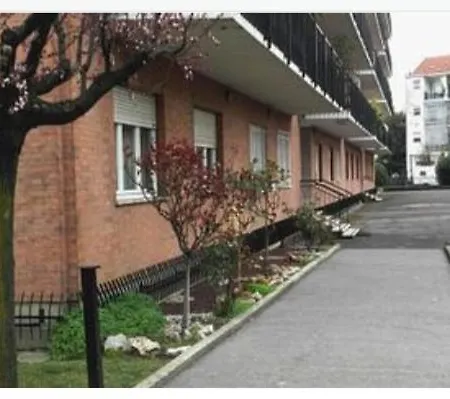 Sophie Torino, Nuovissima Vicino Juventus Stadium Appartement Turijn
