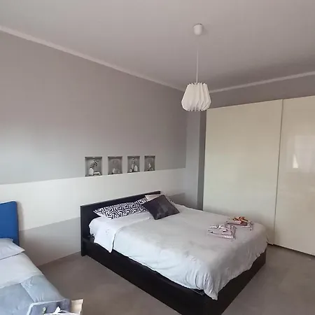 Sophie Torino, Nuovissima Vicino Juventus Stadium Apartman *