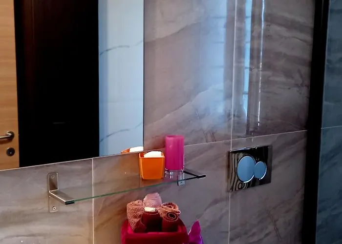 Sophie Torino, Nuovissima Vicino Juventus Stadium * Turijn