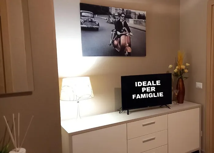 Sophie Torino, Nuovissima Vicino Juventus Stadium * Turijn