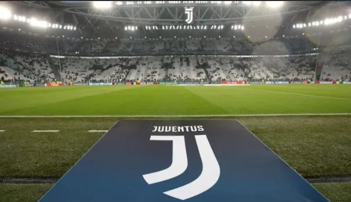 Sophie Torino, Nuovissima Vicino Juventus Stadium * Turijn