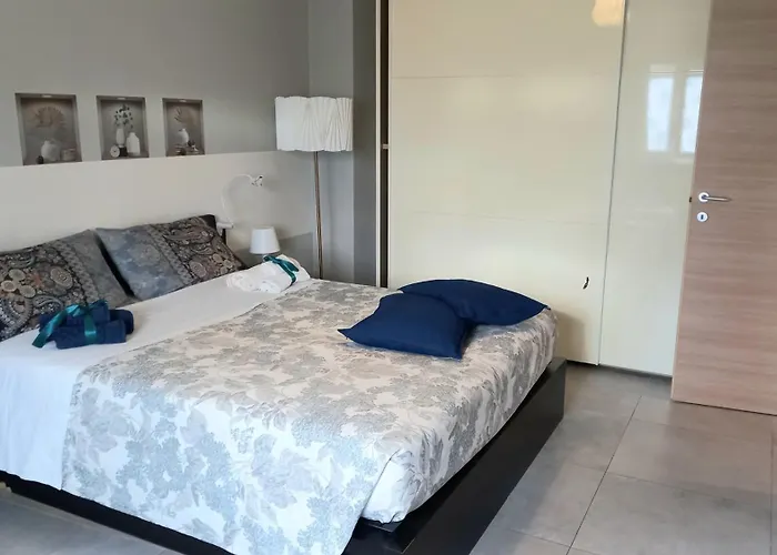 Sophie Torino, Nuovissima Vicino Juventus Stadium Appartement Turijn