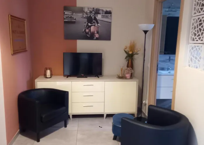 Sophie Torino, Nuovissima Vicino Juventus Stadium Appartement